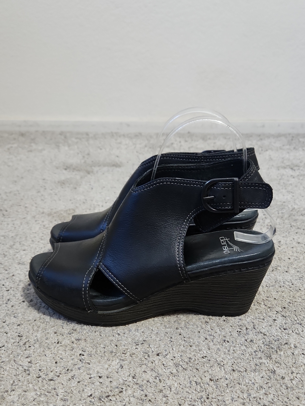 Dansko Vanda Wedge Sandal Black Leather Size 38 - Picture 2 of 11